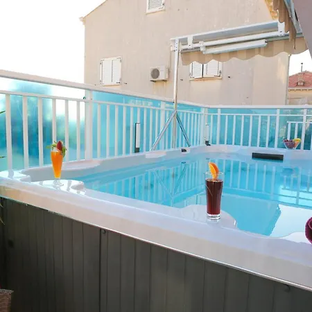 Rose Pool Comfort Apartman Dubrovnik